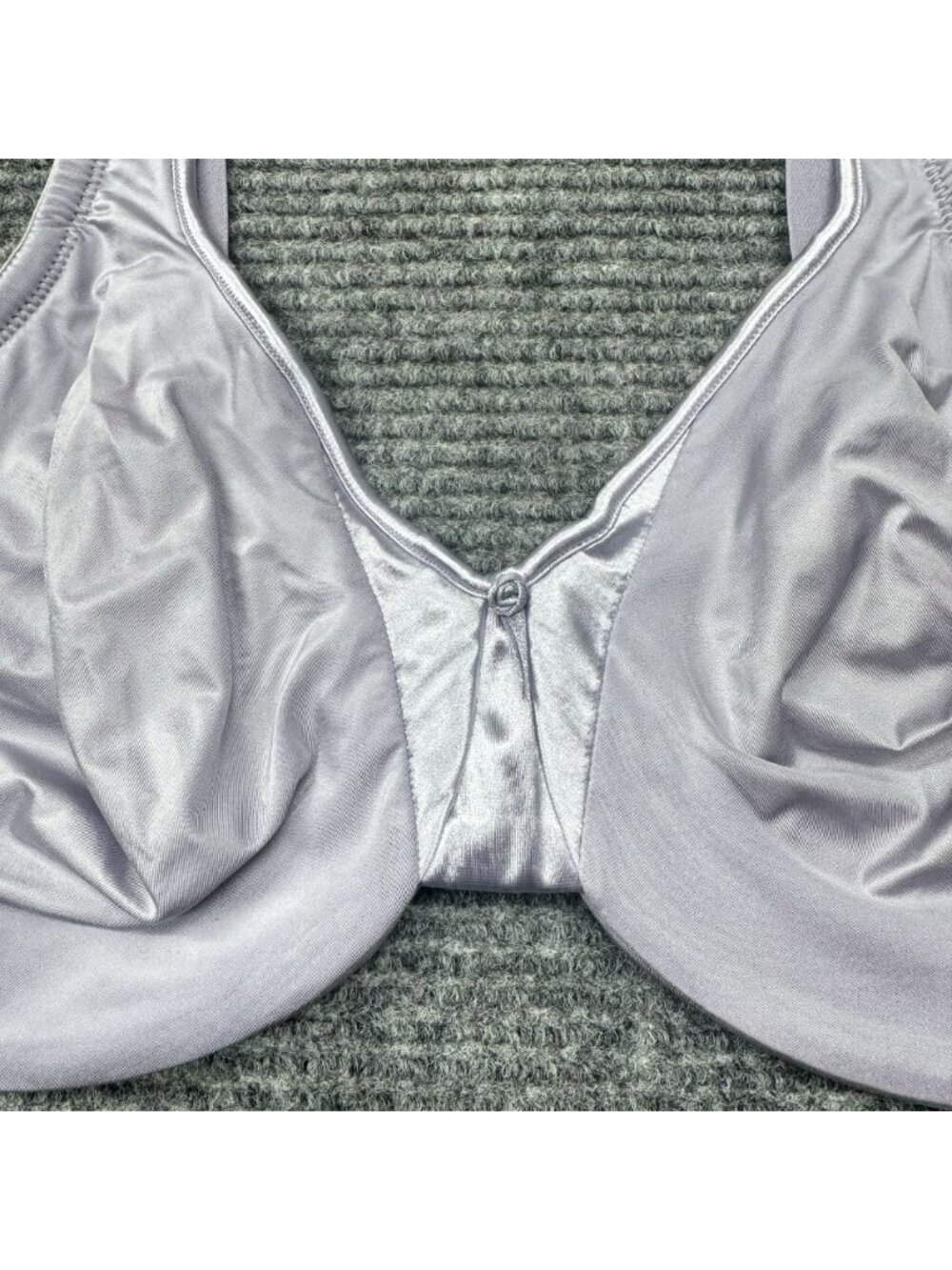 Olga Bra 40D Signature Support Satin Underwire Full Coverage Unlined Lilac 35002 - Picture 2 of 6